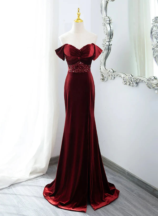 Vestido largo de fiesta de terciopelo estilo sirena color rojo vino